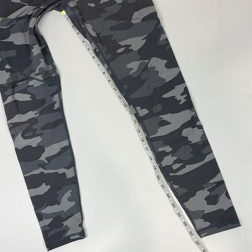 Sweaty Betty Power Camo Print Leggings - Picture 11 of 12